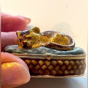 Monet Jewerly Box Sleeping Cat Kitty on cushion enamel trinket Box